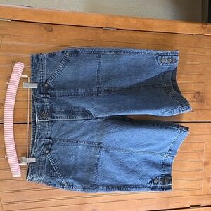 175 CHRISTOPHER & BANKS BLUE DENIM JEAN SHORTS